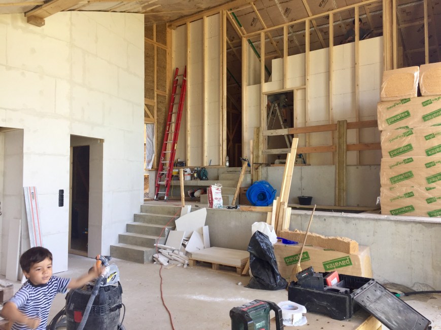 #26 Cloisons en bois et gypse, et électricité