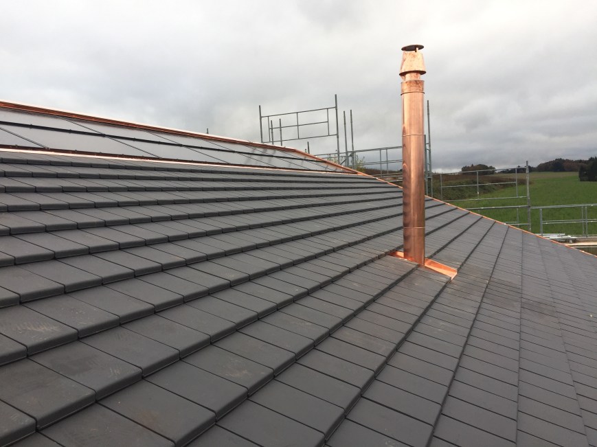 #33 Ferblanterie sur le toit