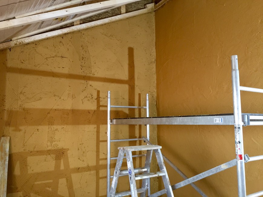 #34 Première couche de terre sur les murs